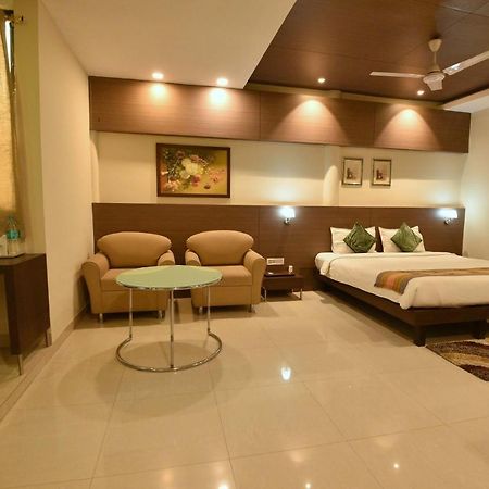 Dibrugarh Club House Hotell Eksteriør bilde