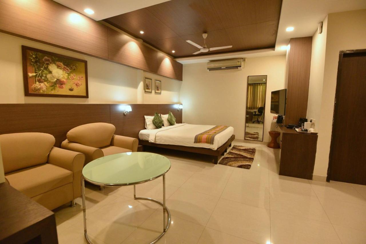 Dibrugarh Club House Hotell Eksteriør bilde
