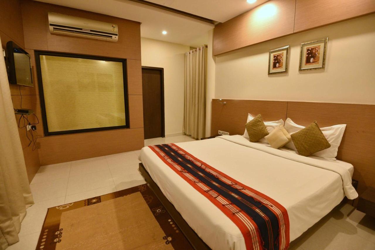 Dibrugarh Club House Hotell Eksteriør bilde
